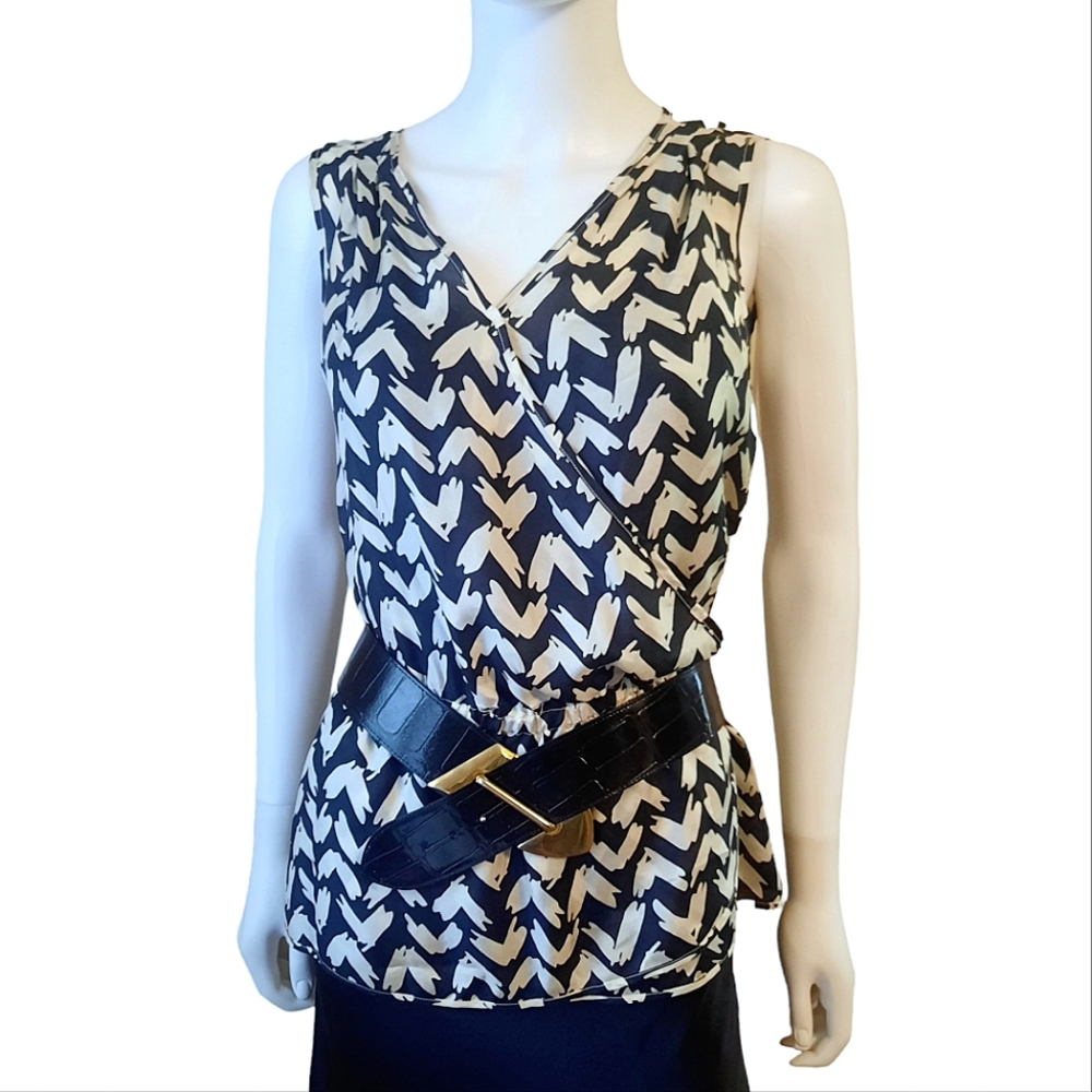 NWOT | DONCASTER Sleeveless Printed Silk Surplice Front Top Sz 6 Black/Ecru